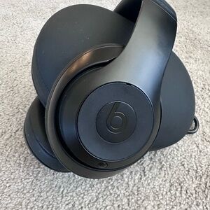 Black Beats Studio 3